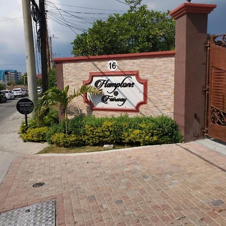 Metcalfe Luxury One Bedroom Suite Кингстон Экстерьер фото
